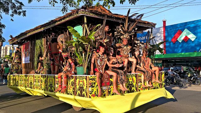 Mereka berpawai. foto:kemenpar