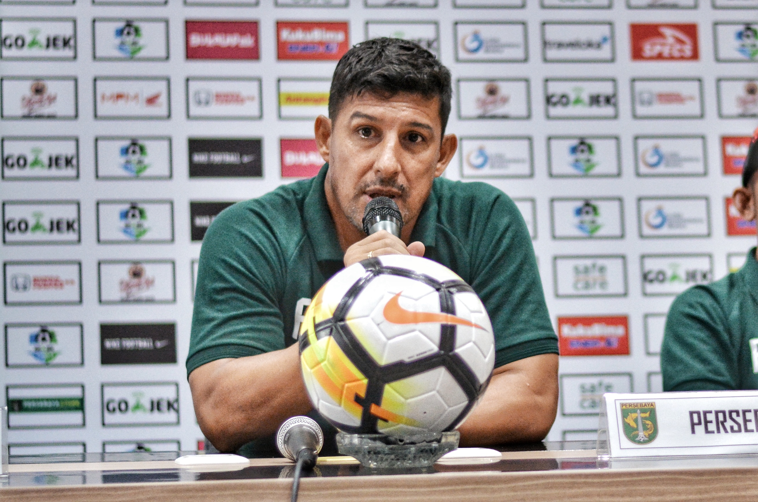 Pelatih Persebaya, Angel Alfredo Vera. (foto: ngopibareng)