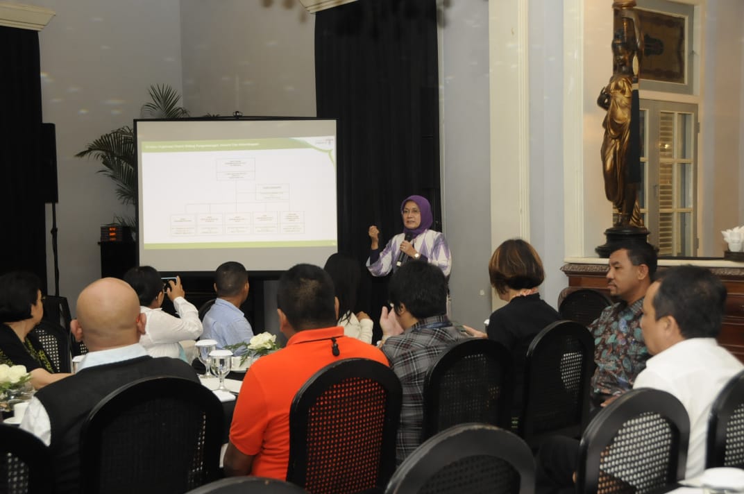 Paparan Rizki Handayani Mustafa, Deputi Pengembangan Industri dan Kelembagaan Kemenpar, di Bunga Rampai Restaurant, Jakarta Pusat. foto:kemenpar