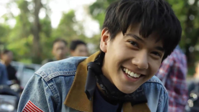 Iqbaal ketika memerankan sosok Dilan.