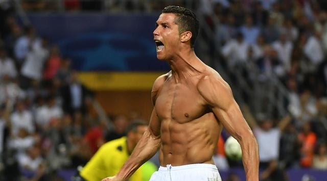 Cristiano Ronaldo masih berotot di usia 33 tahun. foto:ist