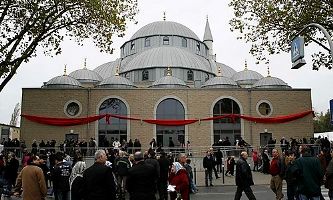 Sebuah masjid di Jerman menggelar acara Open Mosque. (foto courtesy for Google)