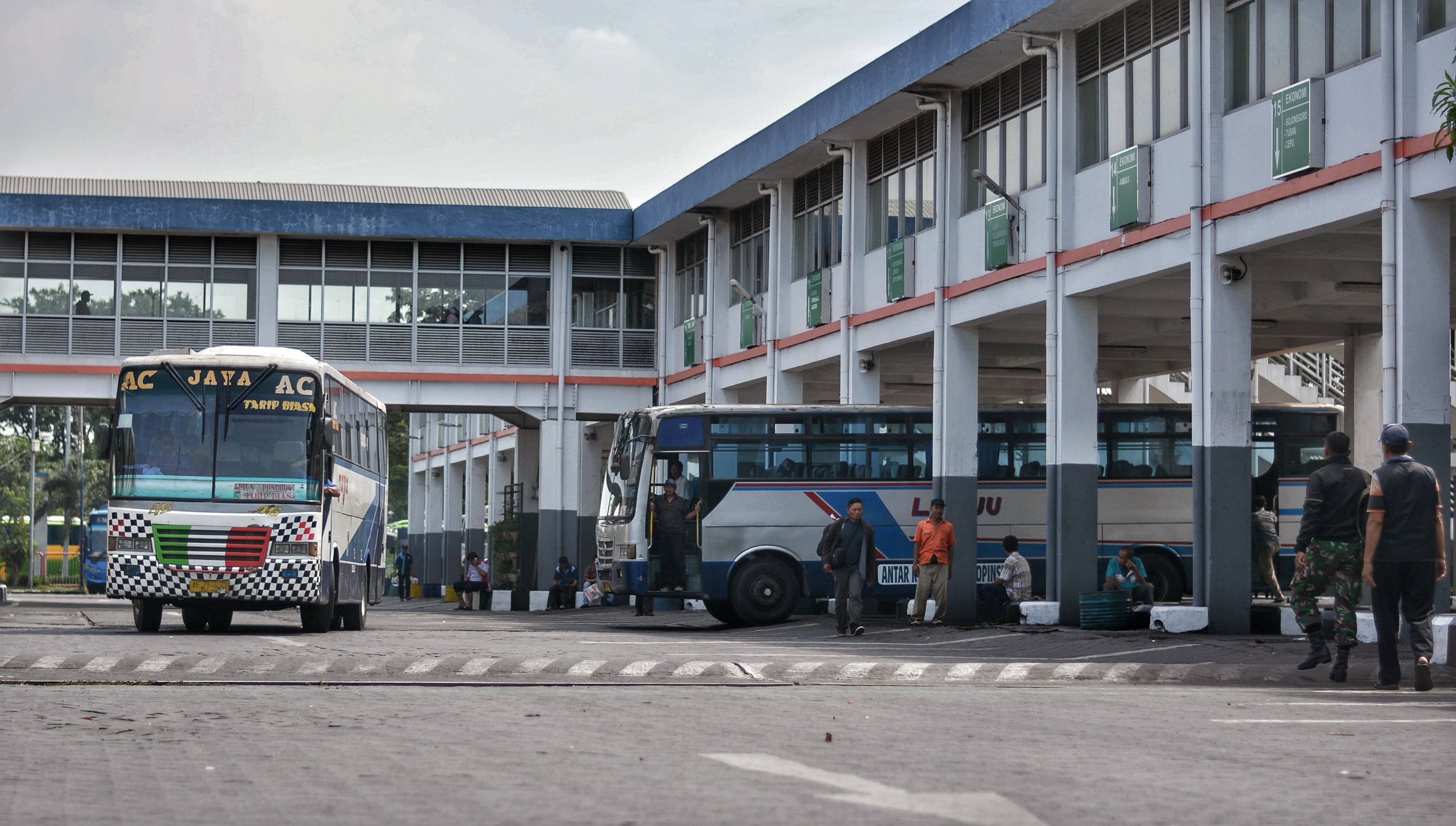 Jalur keberangkatan Terminal Purabaya, Surabaya jelang mudik Lebaran 2018. (foto: hrs/ngopibareng)