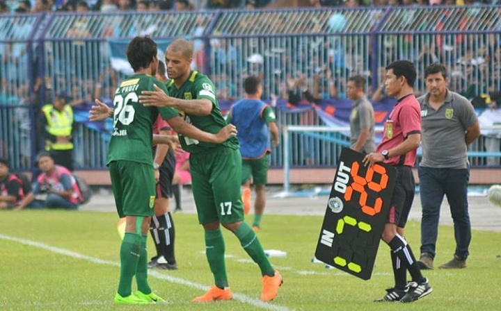 Pemain Persebaya Surabaya, David da Silva dipastikan absen lawan Persipura Jayapura, Selasa 29 Mei 2018. (foto: ngopibareng)