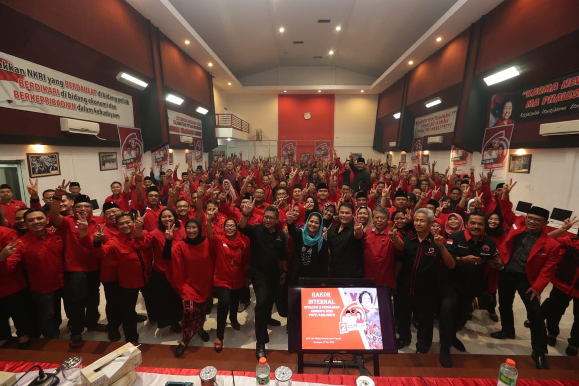 Puti Guntur bertemu ribuan kader PDIP, di DPP PDIP Jatim, Surabaya, Senin, 28 Mei 2018. 