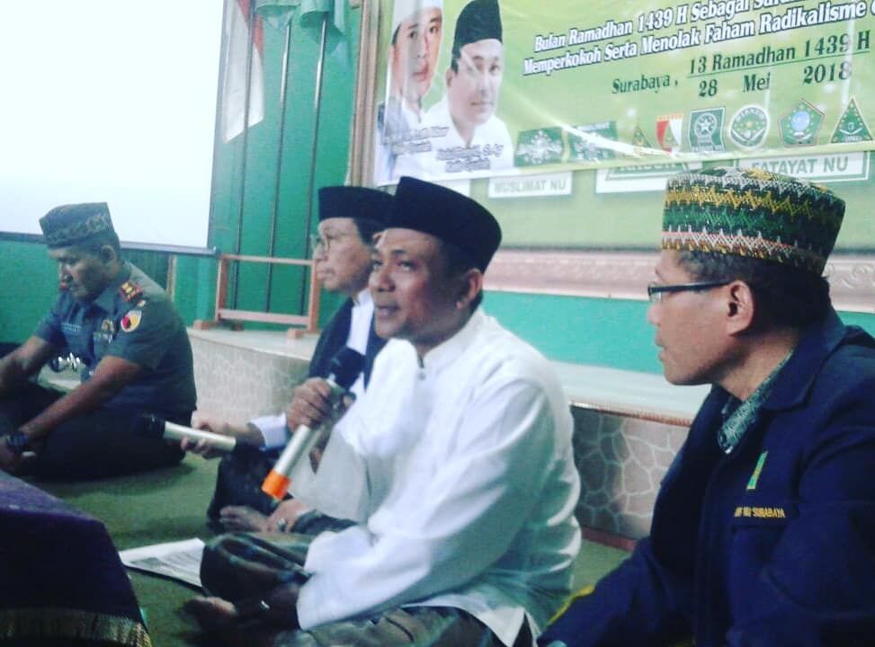 HALAQAH: Abdul Rasyid, S.Ag, Katib Syuriah MWC NU Rungkut dalam Halaqah Ramadhan. (foto: ist)