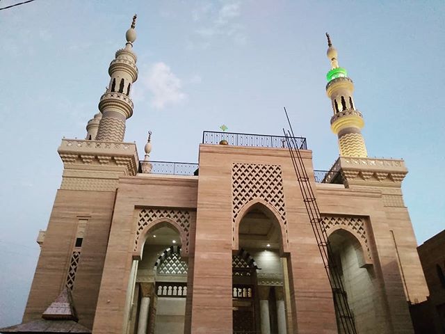 Masjid Suciati Saliman tampak depan.