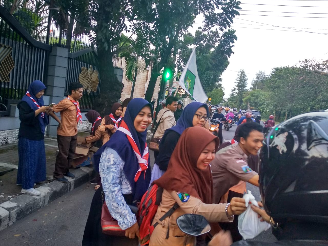 Kegiatan ini murni dari iuran rutin anggota UKM Pramuka dan mahasiswa Prodi PGSD. 