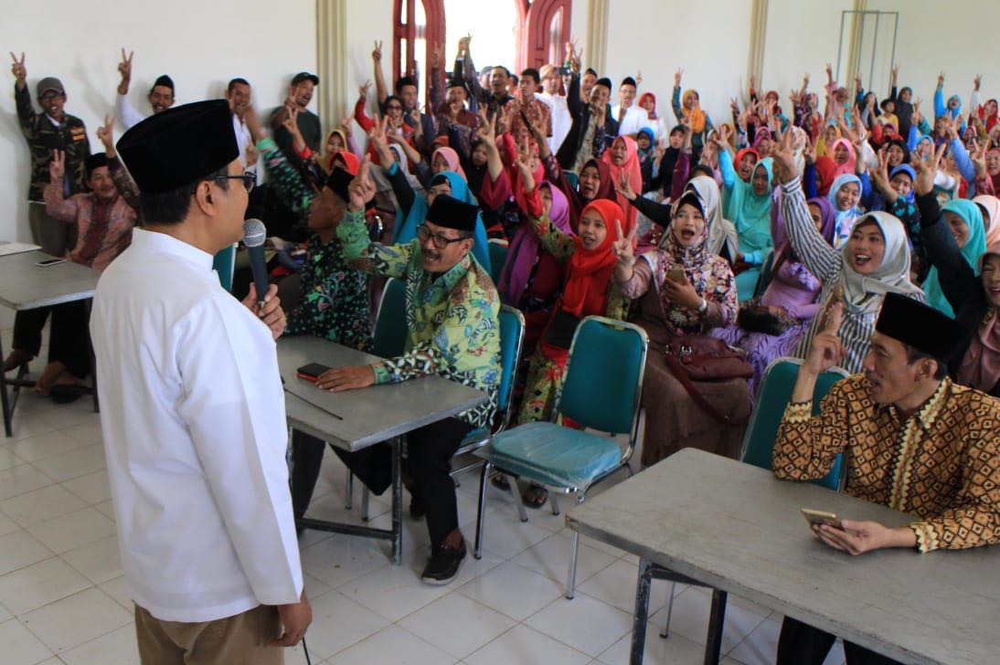 Gus Ipul saat bertemu Organisasi masyarakat (ormas) relawan pendukung Presiden Joko Widodo, Pro Jokowi (Projo), Jumat, 1 Juni 2018. 