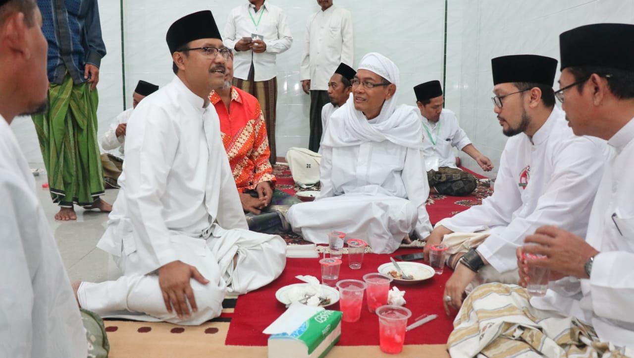 Gus Ipul bertemu ribuan alumni pondok pesantren Langitan, Tuban, Jumat, 1 Juni 2018. 