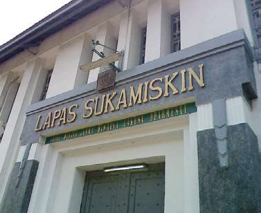 Lpas Sukamiskin Bandung tempat para koruptor menjadi narapidana.