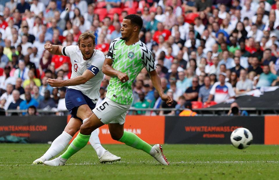 Penyerang Inggrism Harry Kane membobol gawang Nigeria. 