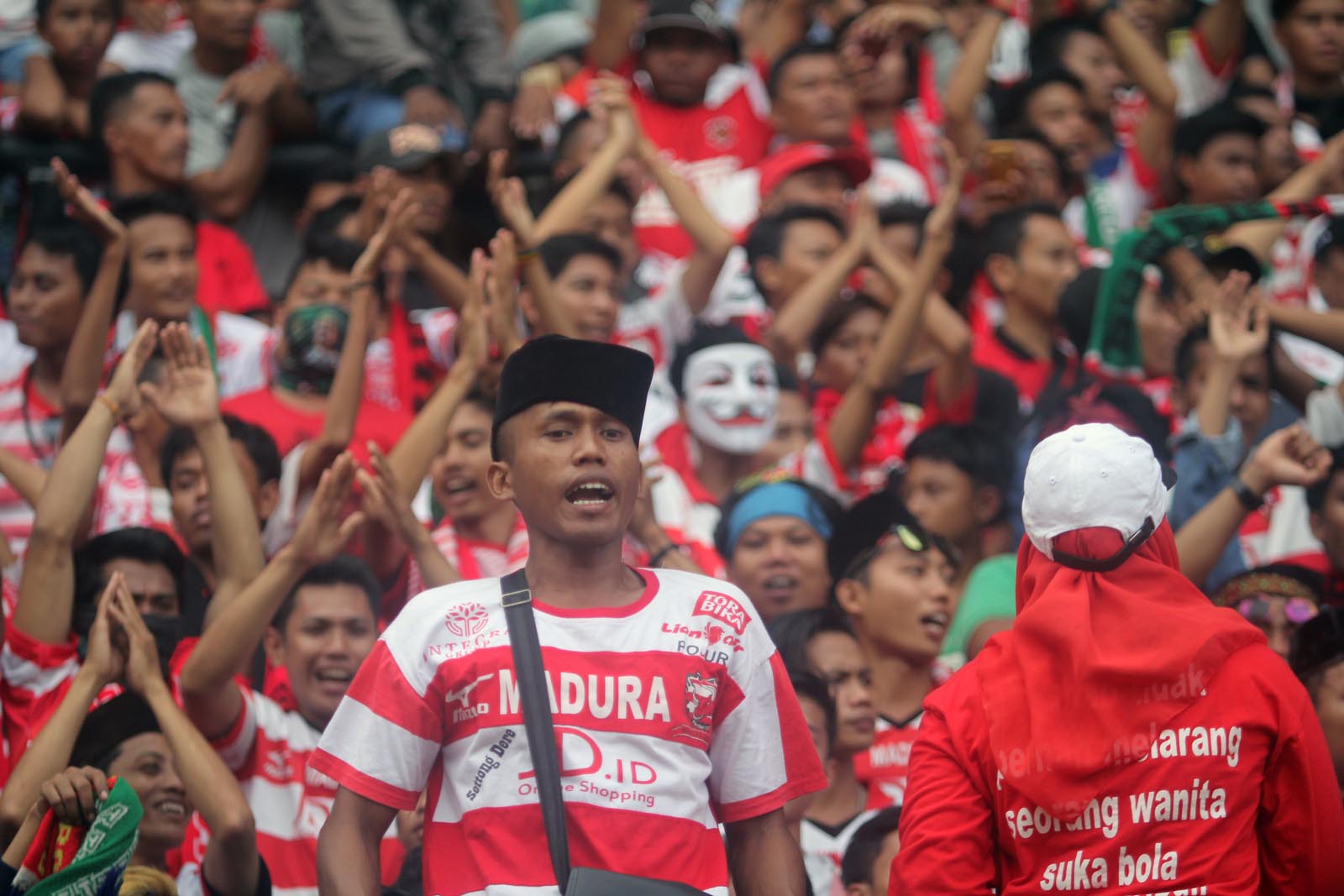 Suporter Madura United. 