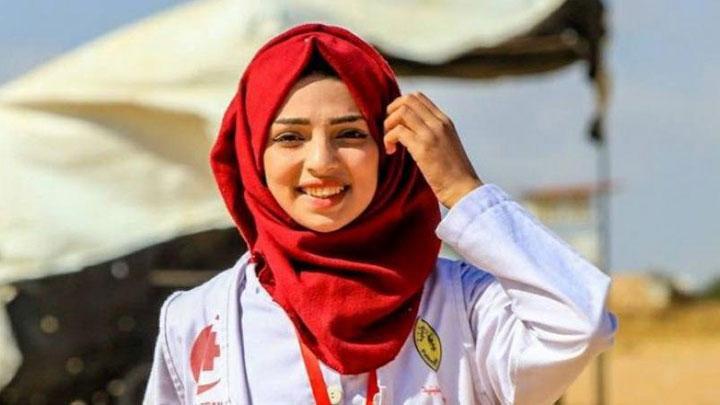 Razan Najjar, seorang perawat yang bekerja secara sukarela sebagai tim medis di tengah protes Palestina terhadap Israel di Jalur Gaza. Wanita 21 tahun itu tewas ditembak oleh militer Israel pada Jumat sore, 1 Juni 2018. (Foto: manartv.com.lb)