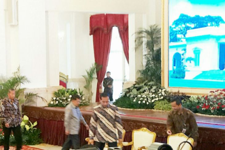 Presiden Joko Widodo ketika menghadiri acara penyampaian Laporan Hasil Pemeriksaan atas Laporan Keuangan Pemerintah Pusat 2017 di Istana Negara Jakarta, Senin 4 Juni 2018. (Foto: Antara)