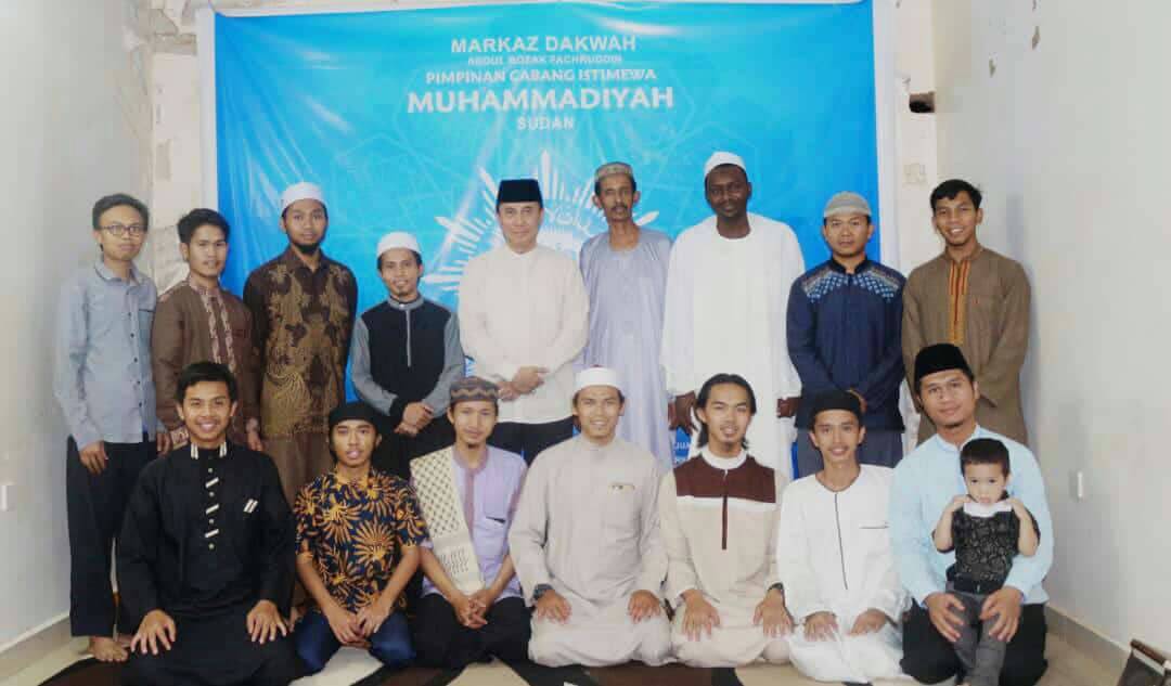 SILATURAHIM: Para aktivis Muhammadiyah di Sudan. (foto: ist)