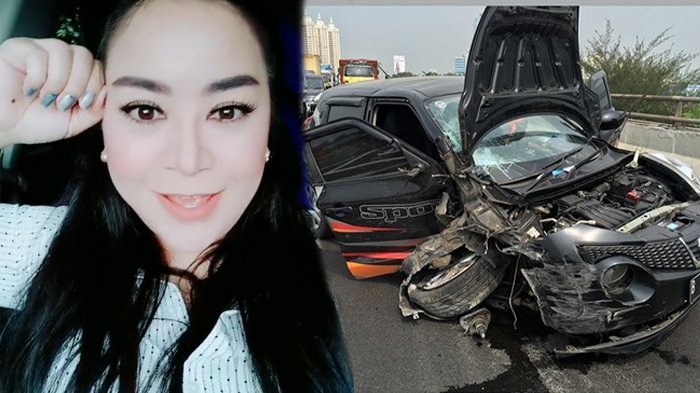 Mobil yang dikendarai Anisa Bahar rusak parah saat terjadi kecelakaan tunggal di jalan Tol Wiyoto Wiyono, Jakarta Utara, Selasa (5/6/208),