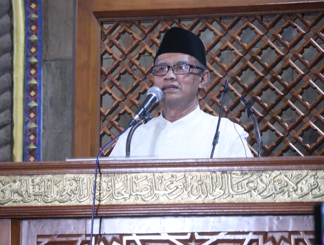 AGAMA DAMAI: Haedar Nashir ketika menyampaikan pesan-pesan islam. (foto: ist)