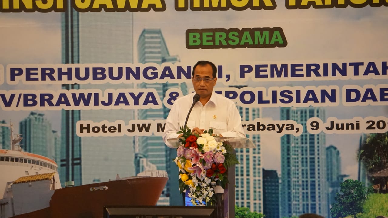 Menteri Perhubungan Budi Karya Sumadi saat memberikan pengarahan Pelaksanaan Angkutan Leharan Terpadu Provinsi Jatim, di Hotel JW Marriott, Surabaya, Sabtu 9 Juni 2018. (foto: hrs/ngopibareng)