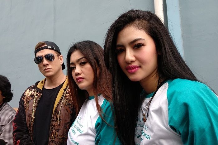 Kedua adik Julia Perez (Jupe), Nia dan Della, melanjutkan perjuangan sang kakak menjadi duta kanker serviks.