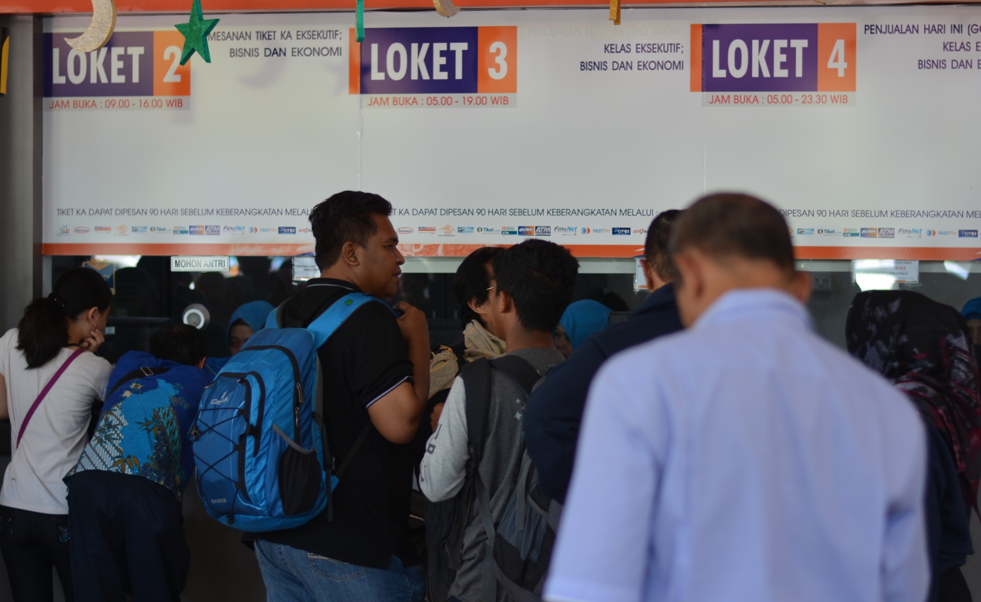 Kondisi loket tiket Stasiun Gubeng Surabaya, Senin 11 Juni 2018. (foto: hrs/ngopibareng)