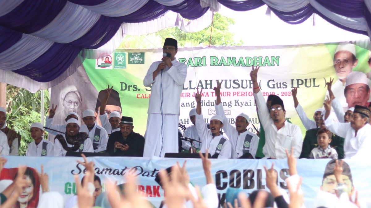 Calon Gubernur Jawa Timur nomor urut dua, Saifullah Yusuf (Gus Ipul) bertemu dengan ribuan relawannya di Desa Pronojiwo, Kecamatan Pronojiwo, Senin, 11 Juni 2018.