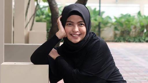 Tantri Kotak berhijab.