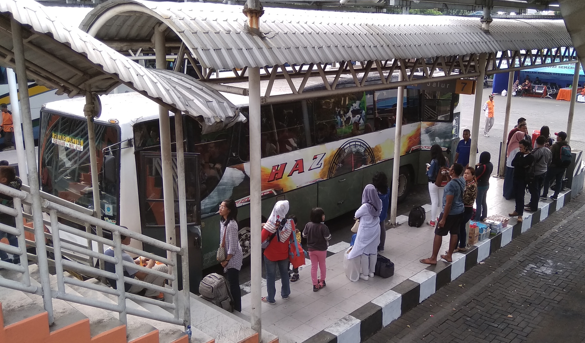 Kondisi Terminal Purabaya jelang lebaran H-2, Rabu 13 Juni 2018. (foto: hrs/ngopibareng)