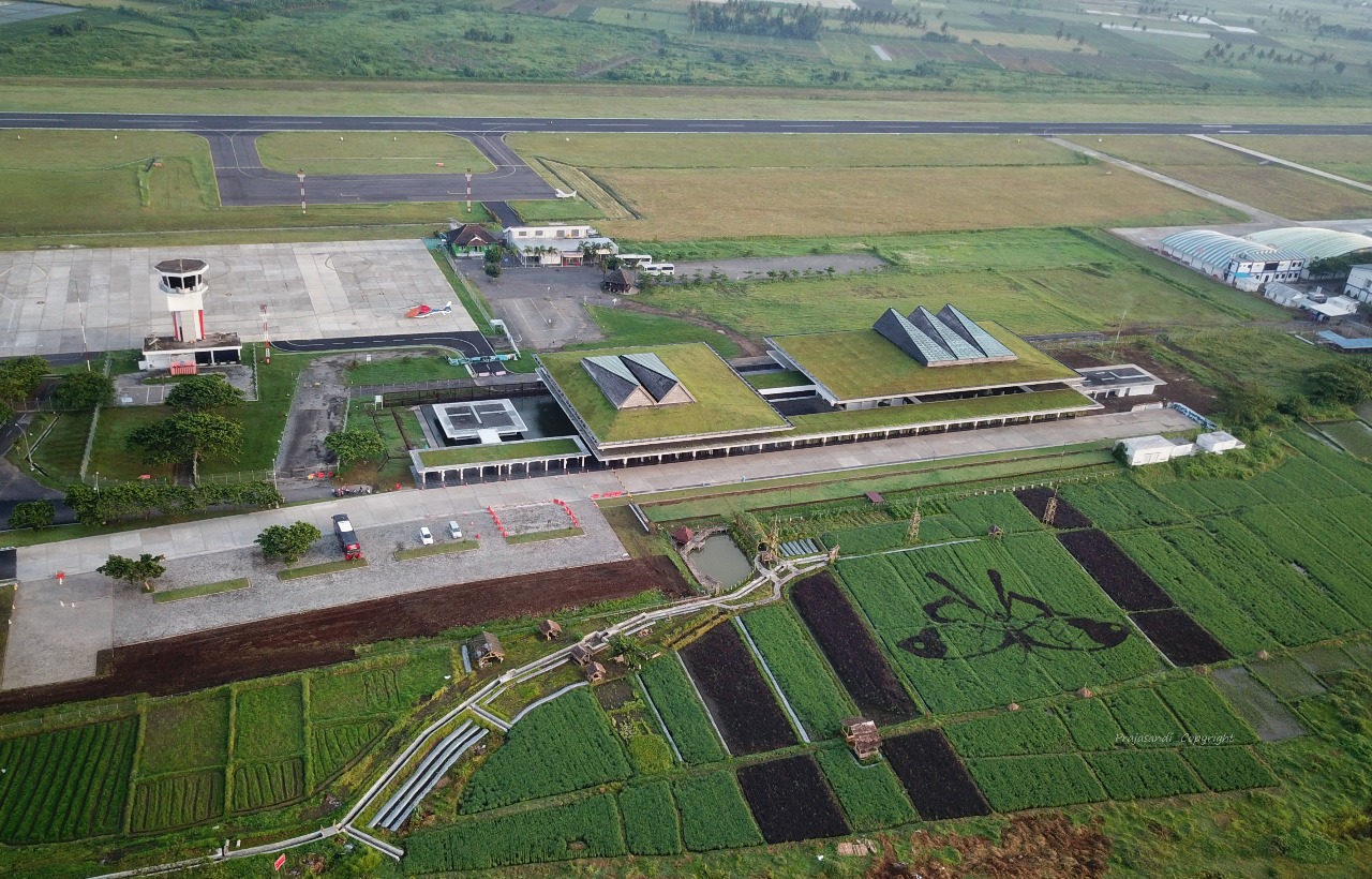 Bandara Banyuwangi diambil dari drone. foto:kemenpar