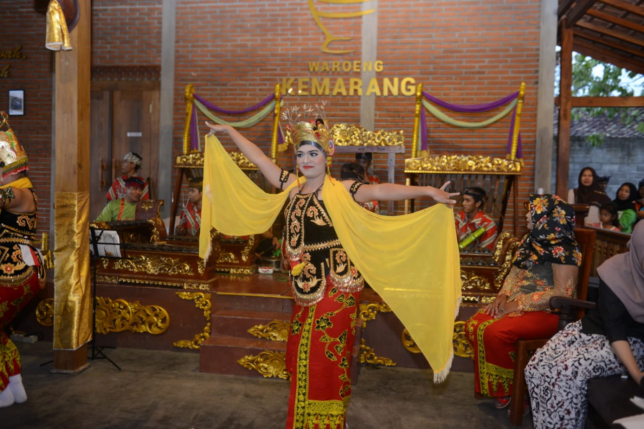 Makin komplit. Amenitas Banyuwangi makin mumpuni. Berdiri Warung Kemarang. foto:kemenpar