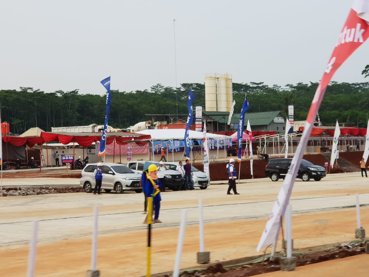 Kementerian Pekerjaan Umum dan Perumahan Rakyat (PUPR) bersama Badan Usaha Jalan Tol (BUJT) selaku operator, berupaya untuk mengurangi kepadatan pada sejumlah tempat istirahat/rest area pada ruas tol fungsional. (foto: Dok. PUPR) 