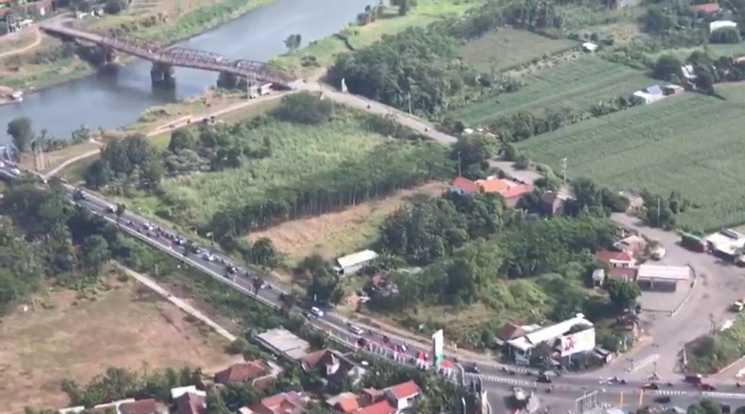 Kondisi lalu lintas di Jatim. (foto: istimewa)