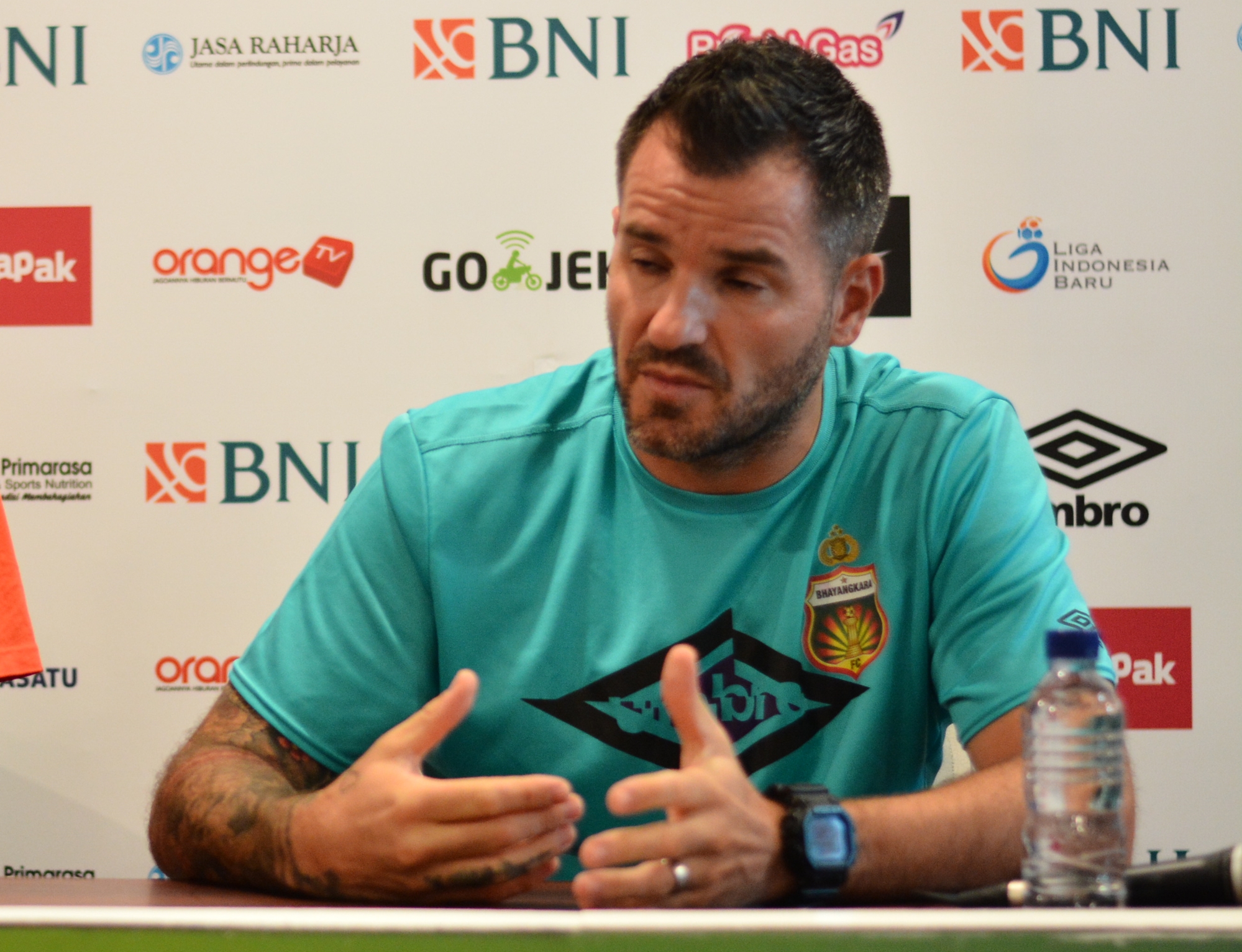 Pelatih Bhayangkara FC, Simon Mc Menemy. (foto: ngopibareng)