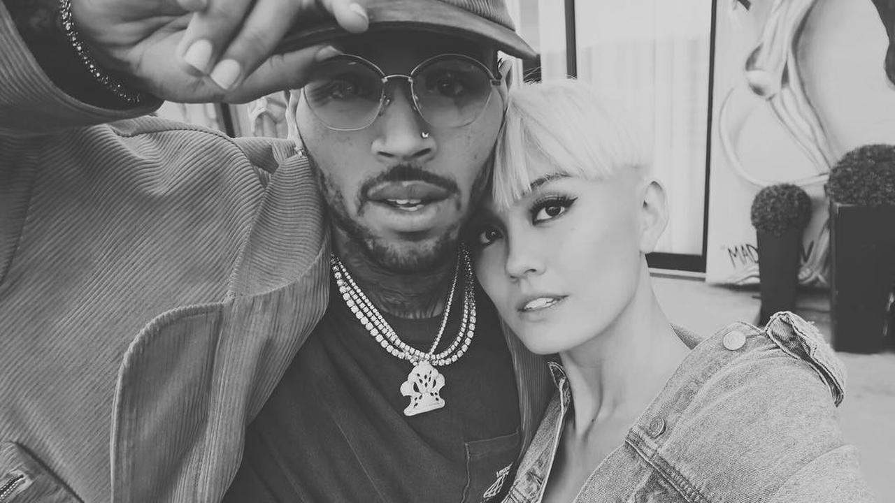 Agnez Mo dan Chris Brown.