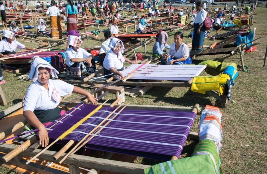 Eksotis, keren, tradisi yang jarang dipunya masyarakat dunia. Sukseskan acara ini yuk. foto:kemenpar