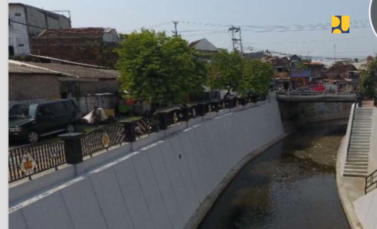 Kementerian Pekerjaan Umum dan Perumahan Rakyat (PUPR) tengah menyelesaikan normalisasi Kali Pepe sebagai salah satu upaya pengendalian banjir Kota Solo. ( Foto: Dok. PUPR)
