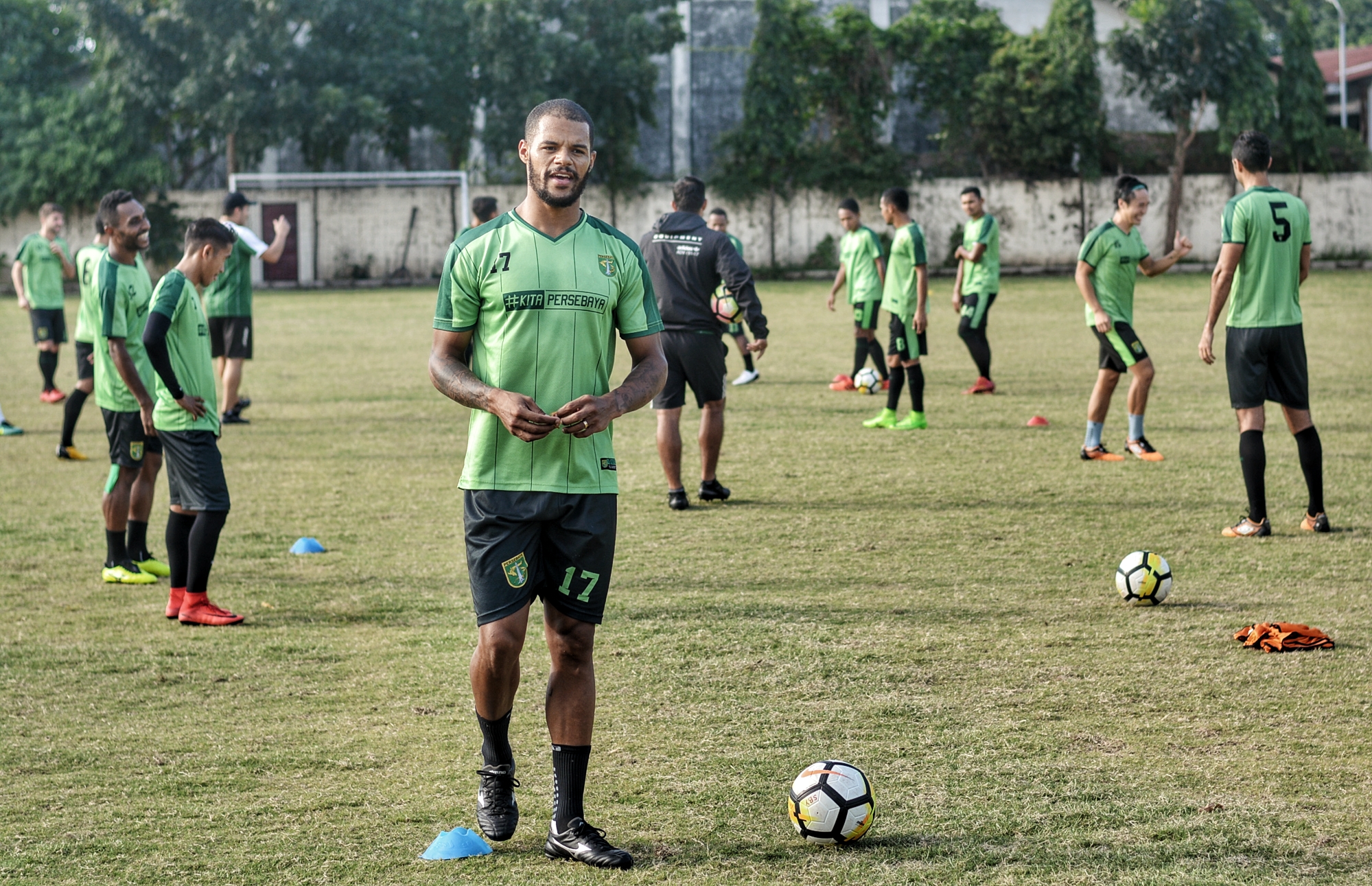 Pemain Persebaya, David da Silva diprediksi akan absen lawan Persija karena cedera. (foto: hrs/ngopibareng)