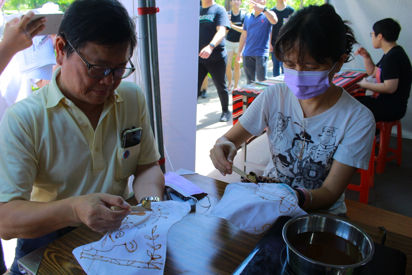 BUDAYA: Memperkenalkan batik di Taiwan. (foto: ist)