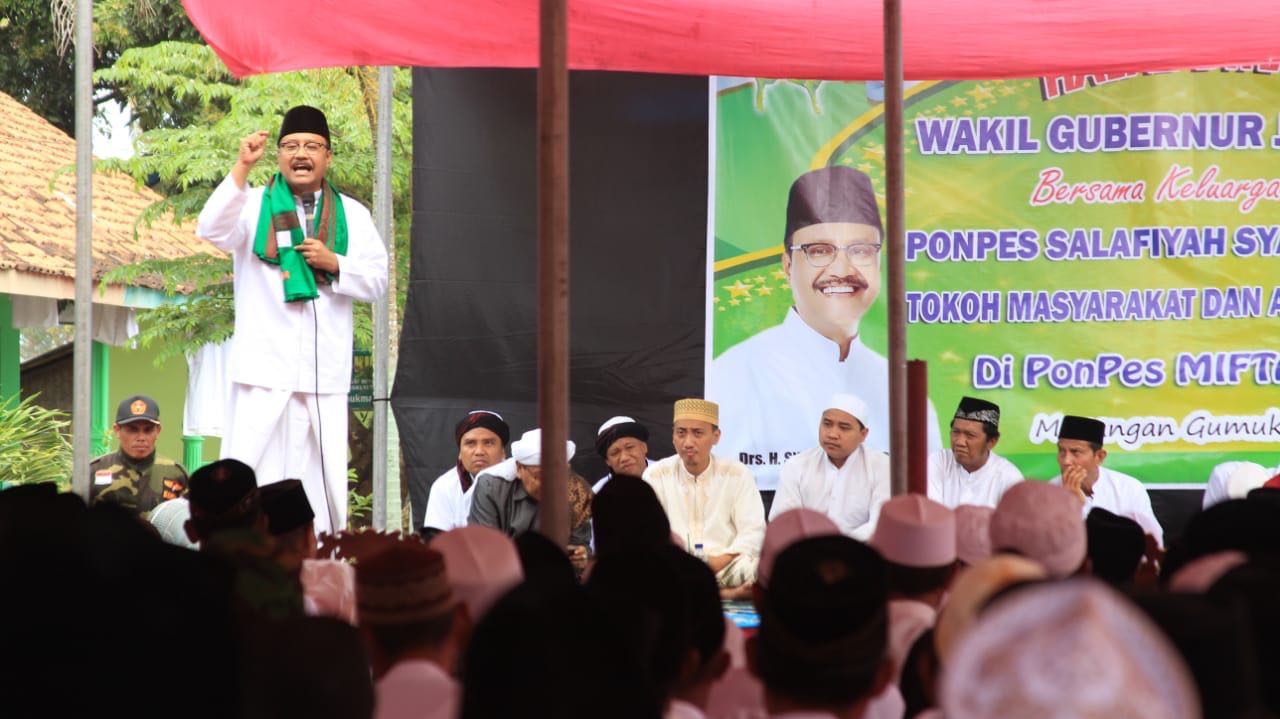 Gus Ipul kembali bertugas menjadi pendamping Gubernur Pakde Karwo, Minggu, 24 Juni 2018. 