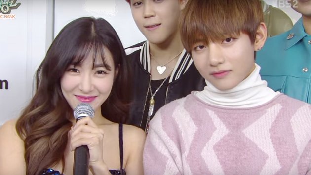 Kedekatan Tiffany 'SNSD' dengan V 'BTS'. (Allkpop)