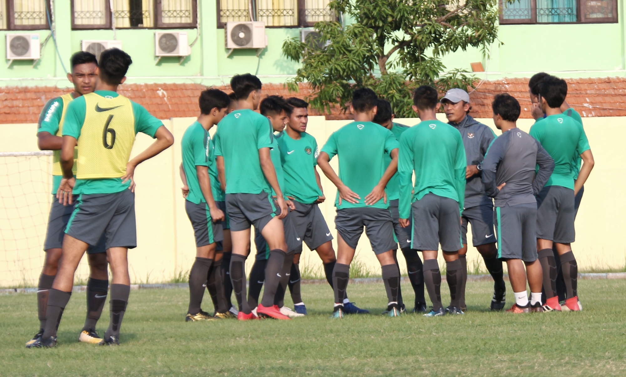 Skuad Timnas Indonesia U-19 jelang menghadapi Laos pada Minggu 1 Juli 2018. (foto: hrs/ngopibareng)