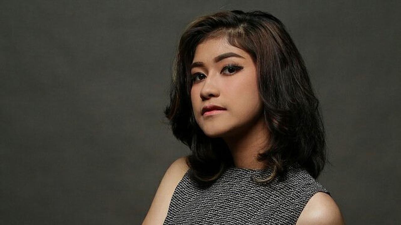 Bella Thalia, adik tiri Barbie Kumalasari.