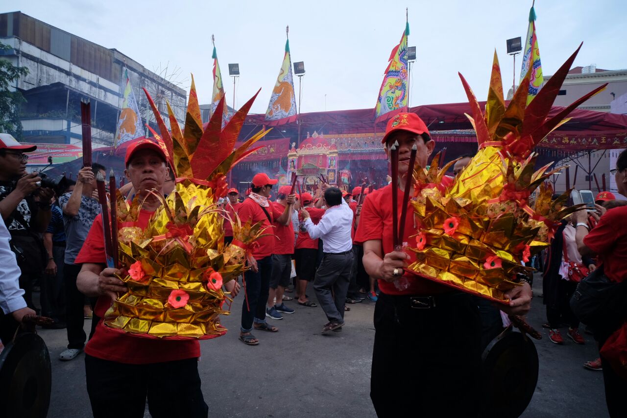 Perlengkan ritual juga turut diarak. foto:kemenpar