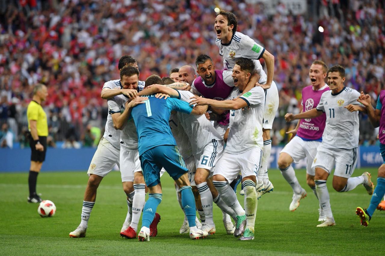 Selebrasi Rusia setelah mengalahakn Spanyol. (Foto: Istimewa)