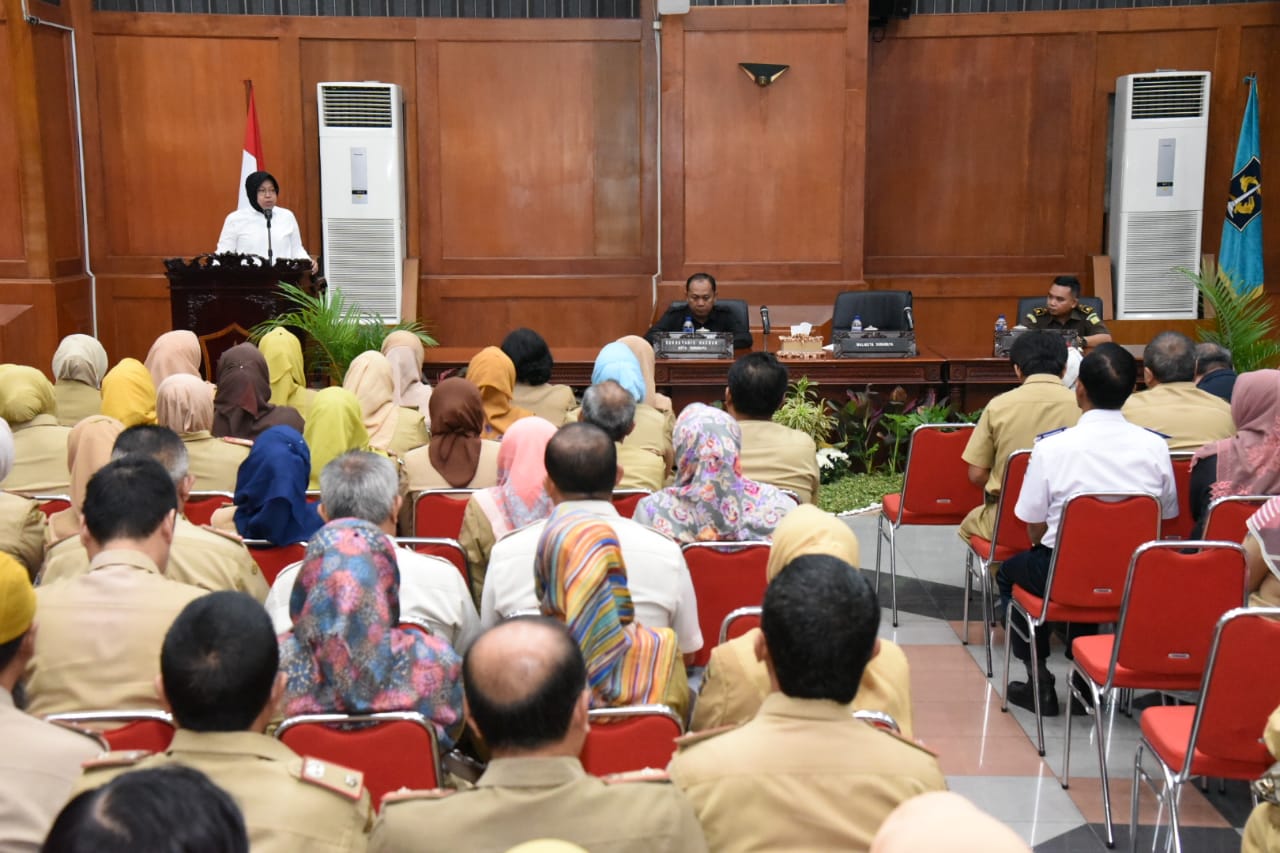 Risma, di Graha Sawunggaling, Surabaya, Senin, 2 Juni 2018.