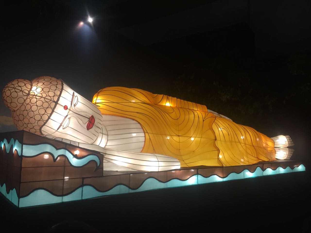 Lampion Budha tidur yang ada di FSBB. (amm/ngopibareng.id)