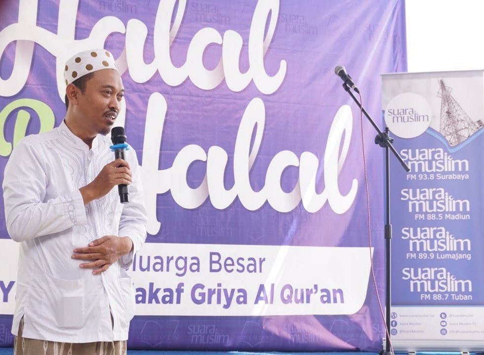 PESAN: Ustadz Ma'ruf Khozin ketika menyampaikan tausiyah. (foto: ist)