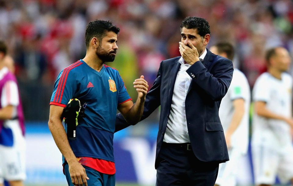 Diego Costa saat berbicara dengan Hierro di laga Spanyol melawan Rusia