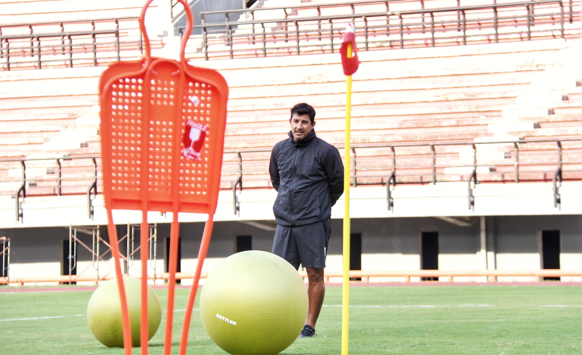 Pelatih Persebaya, Angel Alfredo Vera. (Foto: Haris/ngopibareng)