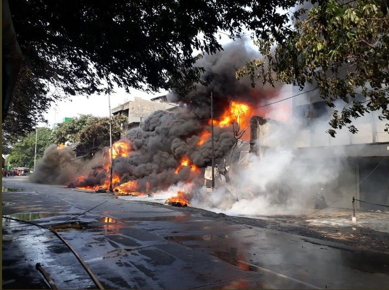 Kebakaran gudang kimia di Kampung Bandan, Jakarta Utara.